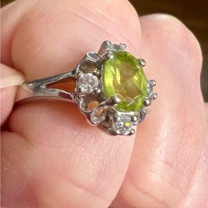 Silver and peridot VINTAGE ring